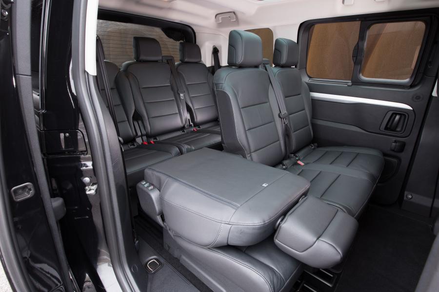 Интерьер Toyota ProAce Verso Compact 2016 года  (UK) (фото 7 из 24)